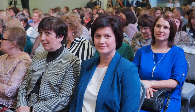 Калужских педагогов поздравили с профессиональным праздником