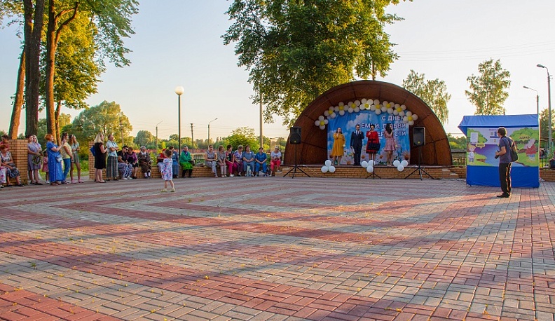 Жиздринцы отпраздновали День семьи, любви и верности