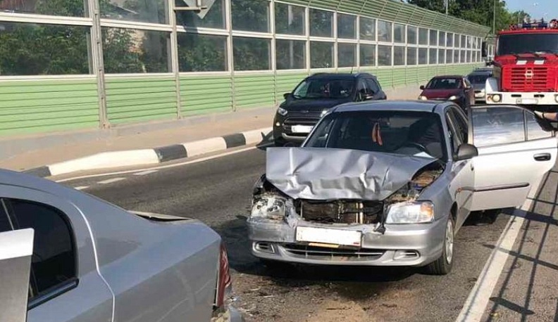 Сегодня в Аненках столкнулись два легковых авто