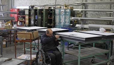 В Калужской области помогают людям с ограниченными возможностями здоровья найти работу