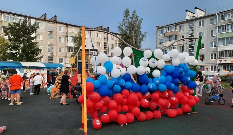 В Сухиничах День флага отметили ярким праздником