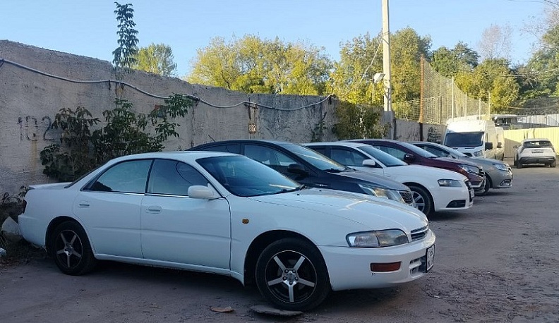 18 брошенных машин хотят эвакуировать в Калуге