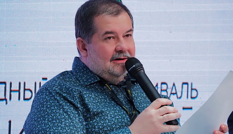 Писатель–фантаст Сергей Лукьяненко провёл в Калуге звёздный диктант