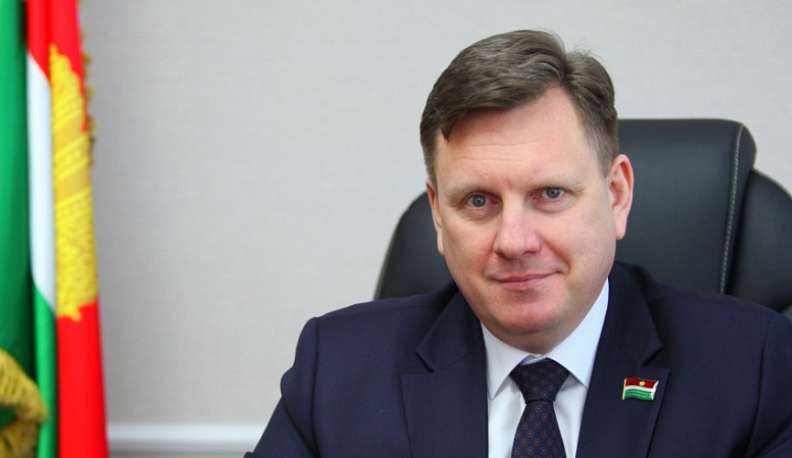 Геннадий Новосельцев поздравил жительниц Калужской области с Международным женским днем 