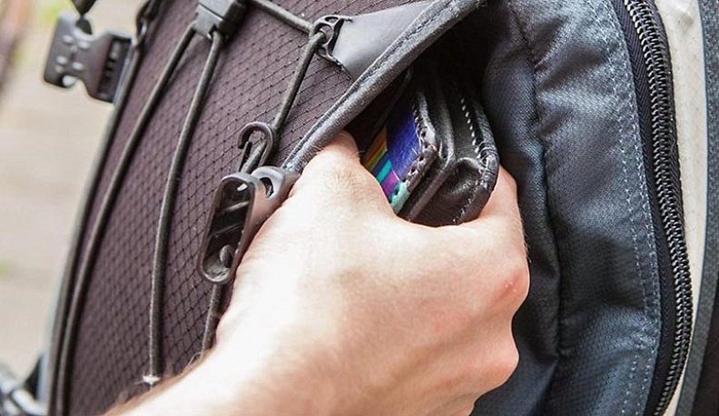 В Малоярославце мужчина ограбил гостя города 