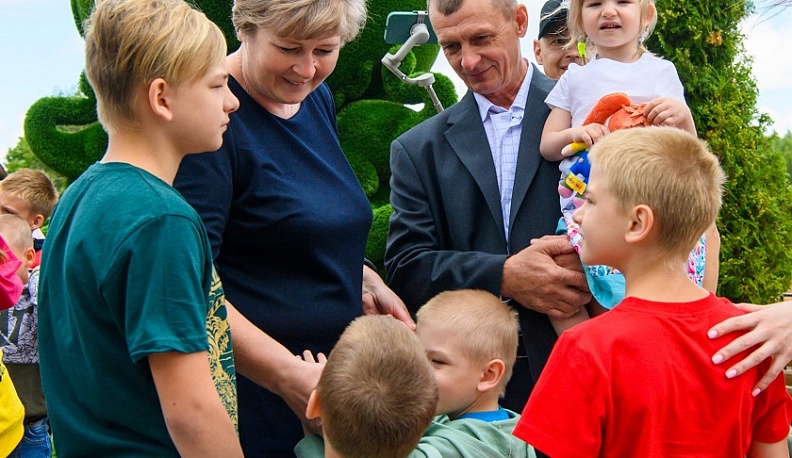 Калужский губернатор пообещал сделать всё, чтобы область стала домом для приехавших к нам детей-сирот из Донбасса