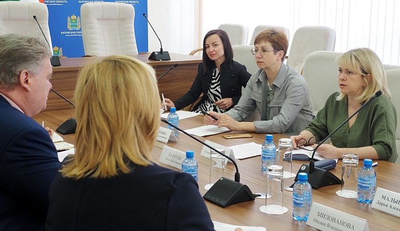 Представители Владимирской и Калужской областей обменялись опытом работы в сфере внутренней политики