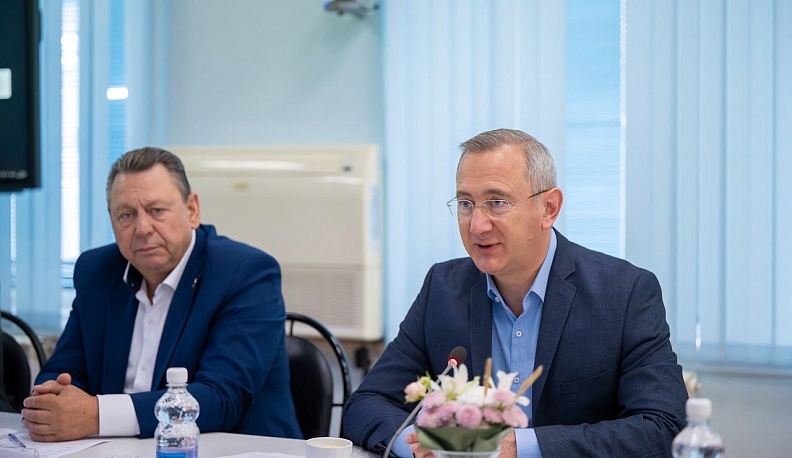 Владислав Шапша принял участие в традиционном бизнес-завтраке с представителями деловых кругов региона