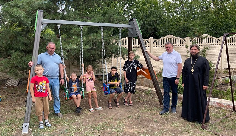 Словом и делом