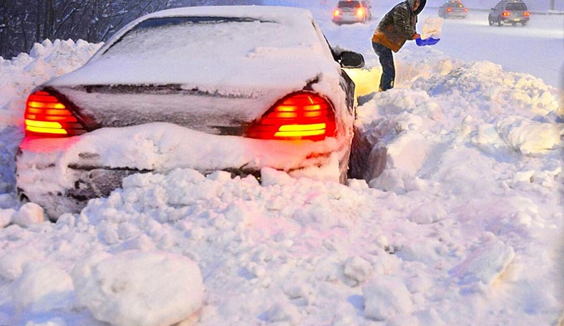 За новогодние праздники калужане 340 раз пожаловались на снег на дорогах