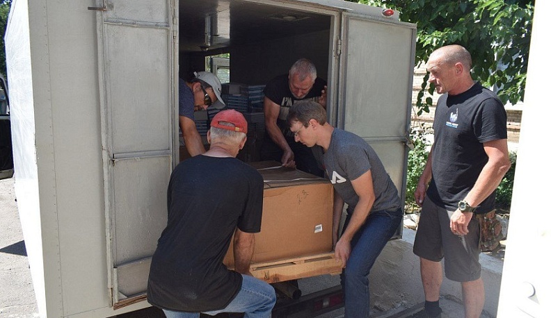 В Первомайск из Калужской области доставили гуманитарный груз к новому учебному году