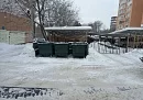 В Калуге продолжают расчищать контейнерные площадки от снега и вывозить мусор