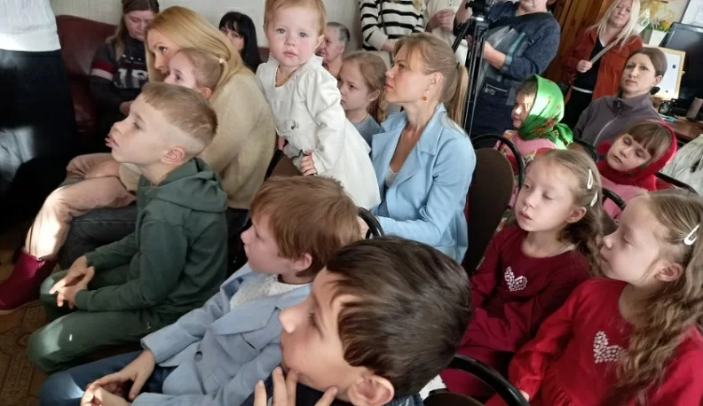 Маленькие жители Кондрова стали участниками рождественского представления