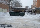 В Калуге продолжают расчищать контейнерные площадки от снега и вывозить мусор В Калуге продолжают расчищать контейнерные площадки от снега и вывозить мусор