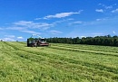 В Калужской области полным ходом идет сезонная заготовка кормов для животноводческой отрасли. В Калужской области полным ходом идет сезонная заготовка кормов для животноводческой отрасли.
